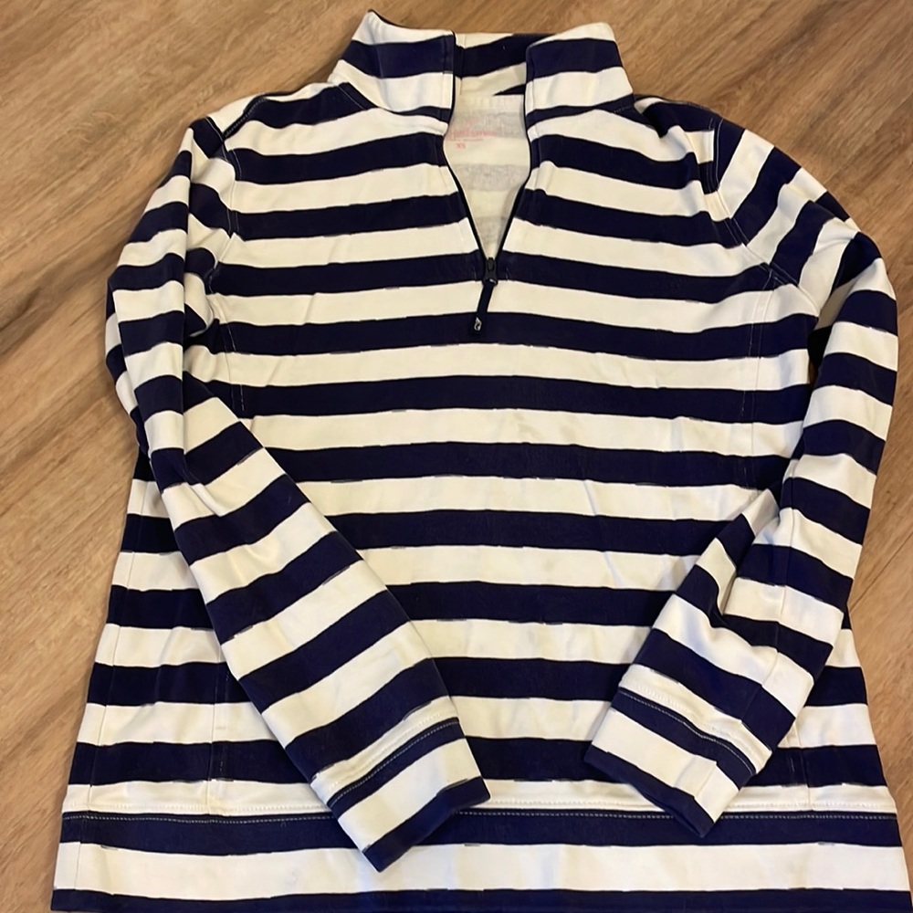 Women’s xs vineyard vines sweatshirt